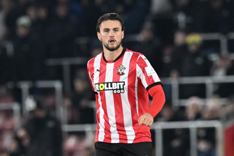 贝利斯：亚亚·图雷2011年足总杯半决赛破门曼联是我最难忘时刻