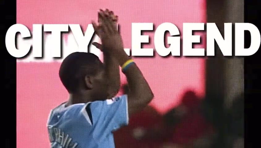 赖特·菲利普斯现身深圳新鹏城主场，观摩中超第X轮