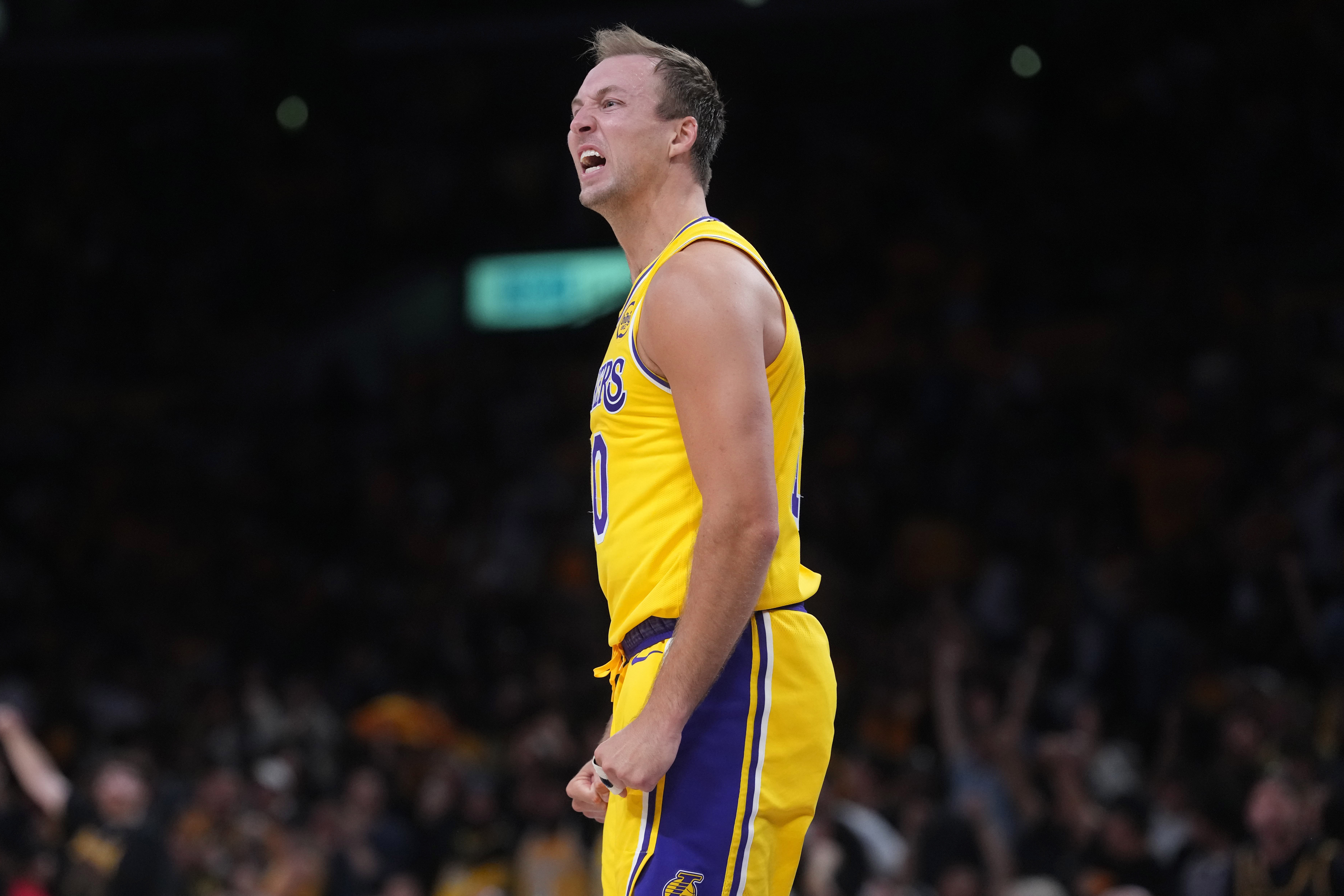 杨鸣点破火箭防守困局：肯纳德半场已打出里夫斯级别