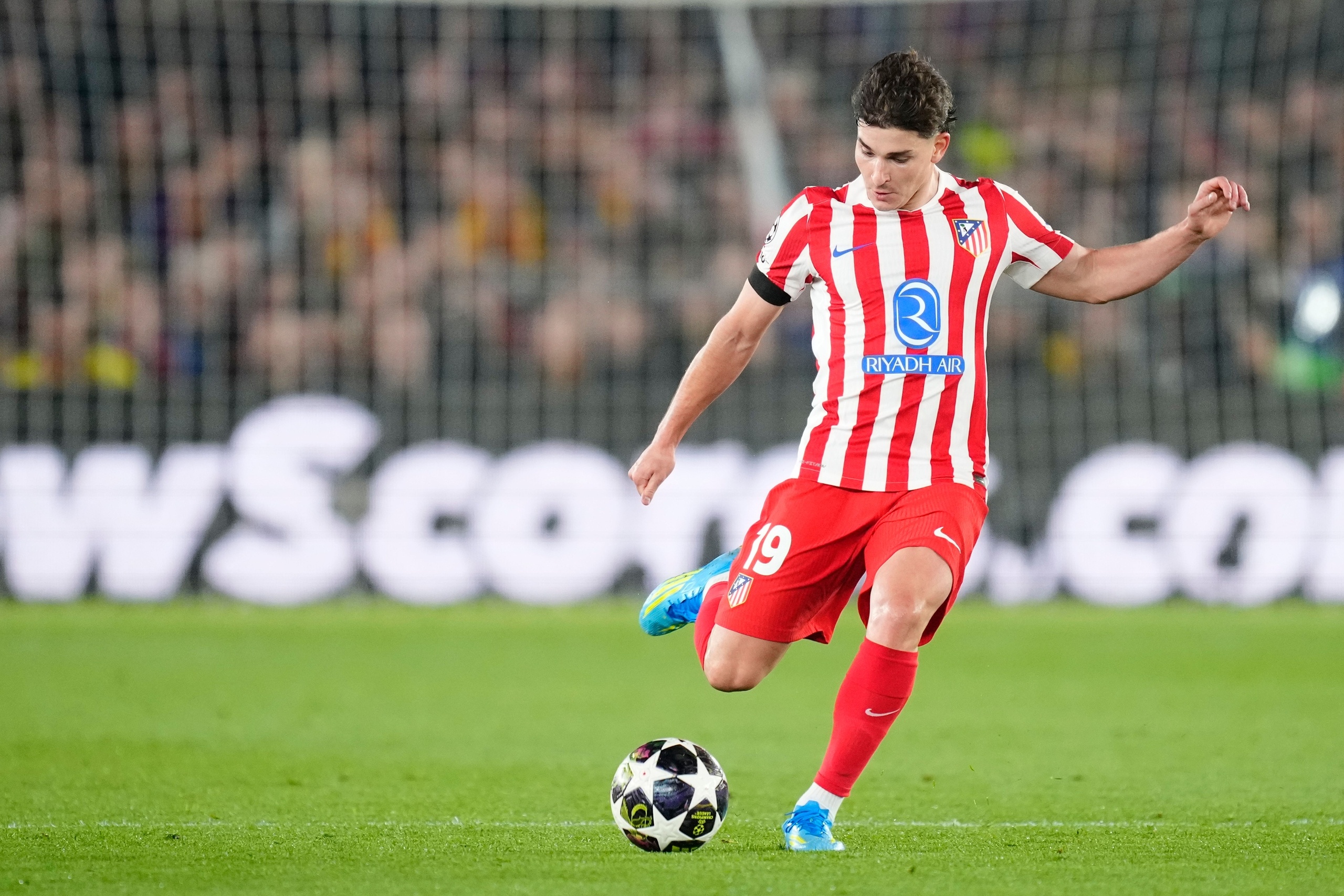 前裁判逐帧解读：阿森纳首点存疑，马竞点球无误，埃泽点球取消合理