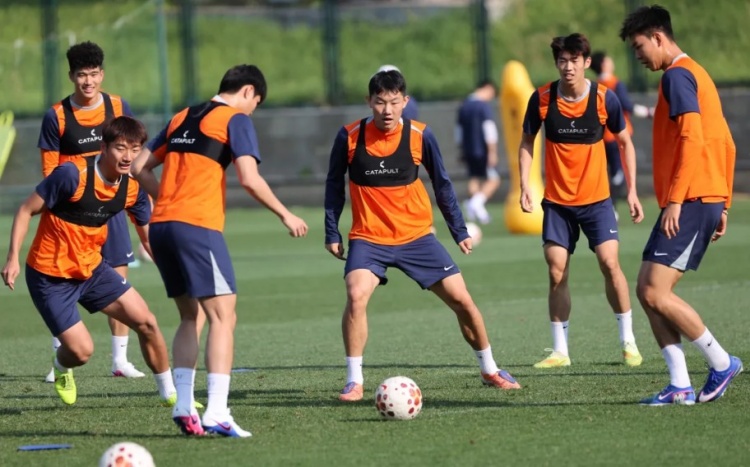 山东泰山基地完成赛前最后一练，明日客战西海岸