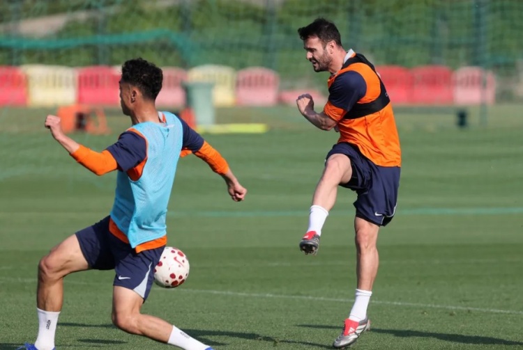 山东泰山基地完成赛前最后一练，明日客战西海岸