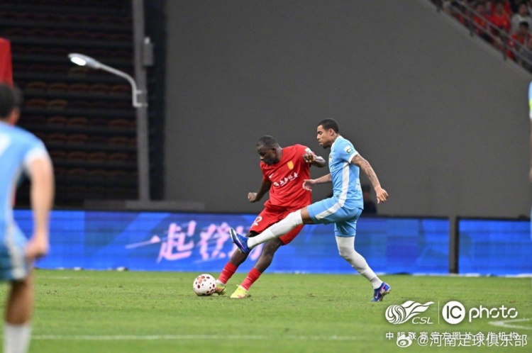 古斯塔沃点射连场破门 河南客场1-1重庆