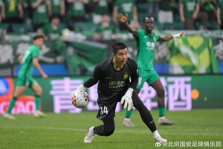 国安3-0英博，拉莫斯首球+黄山乌龙+林良铭门线破门，少打一人仍完胜