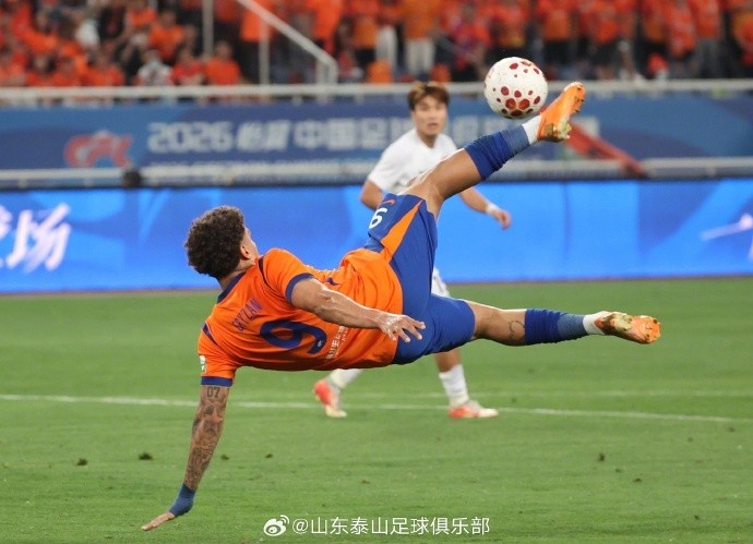 马德鲁加独中两元 谢文能补时锁胜 山东泰山3-1重庆铜梁龙 马德鲁加独中两元 谢文能补时锁胜 山东泰山3-1重庆铜梁龙