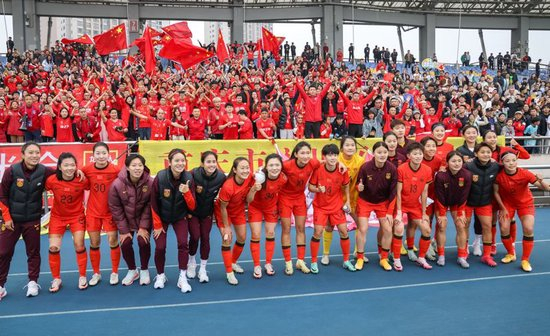 邵子钦帽子戏法 中国女足5-1泰国 年轻中锋展现小韩端潜质