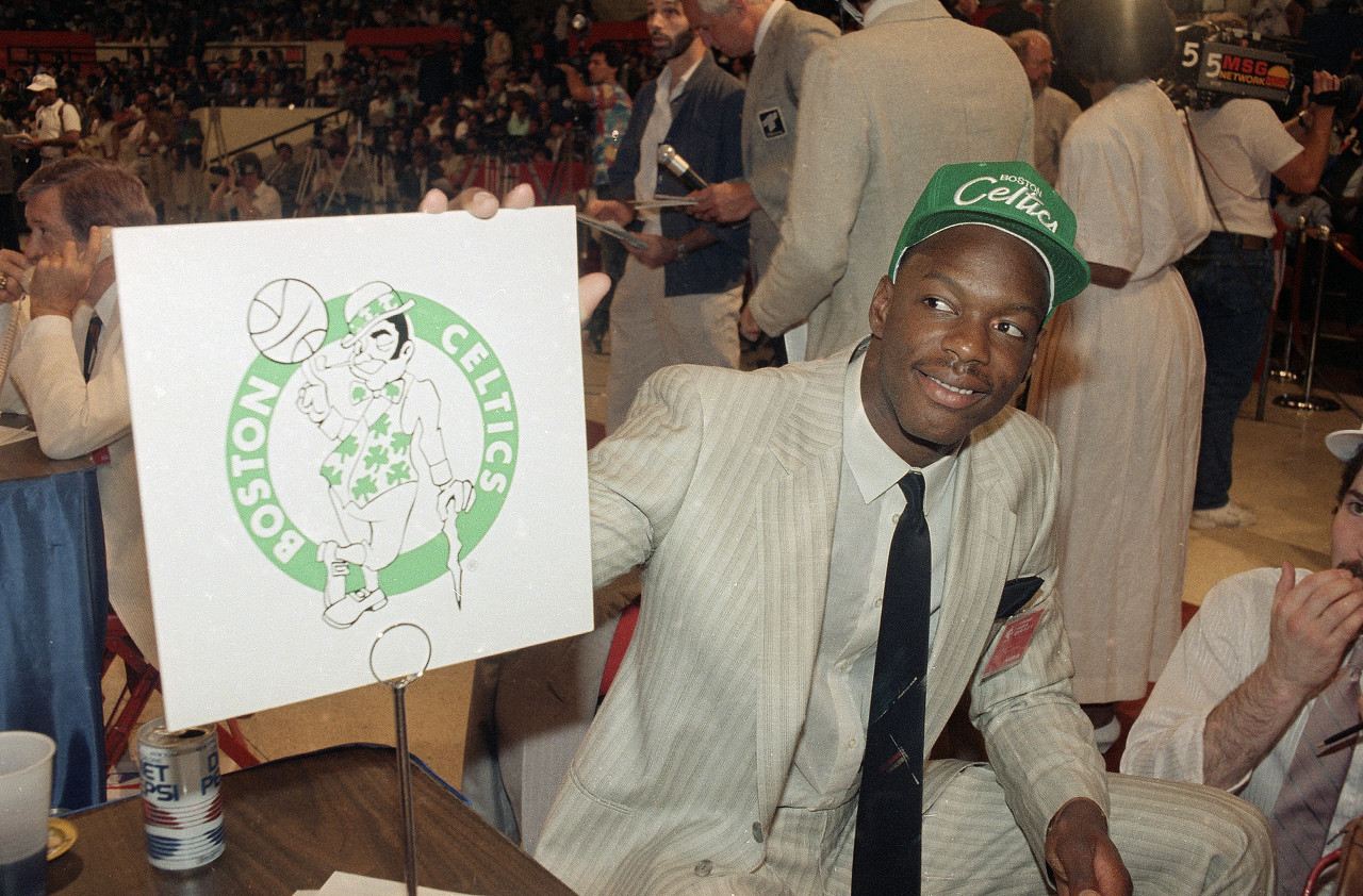 NBA非正常死亡实录：从科比坠机到赖特被前妻枪杀