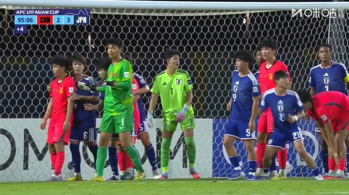 U17亚洲杯决赛:国少补时角球差之毫厘,秦子牛压上赵松源头槌遭神扑