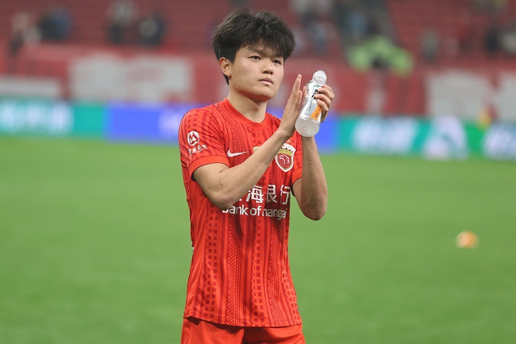 尼克斯对阵马刺谁厉害_尼克斯VS马刺谁更厉害？2026年06月巅峰对决
