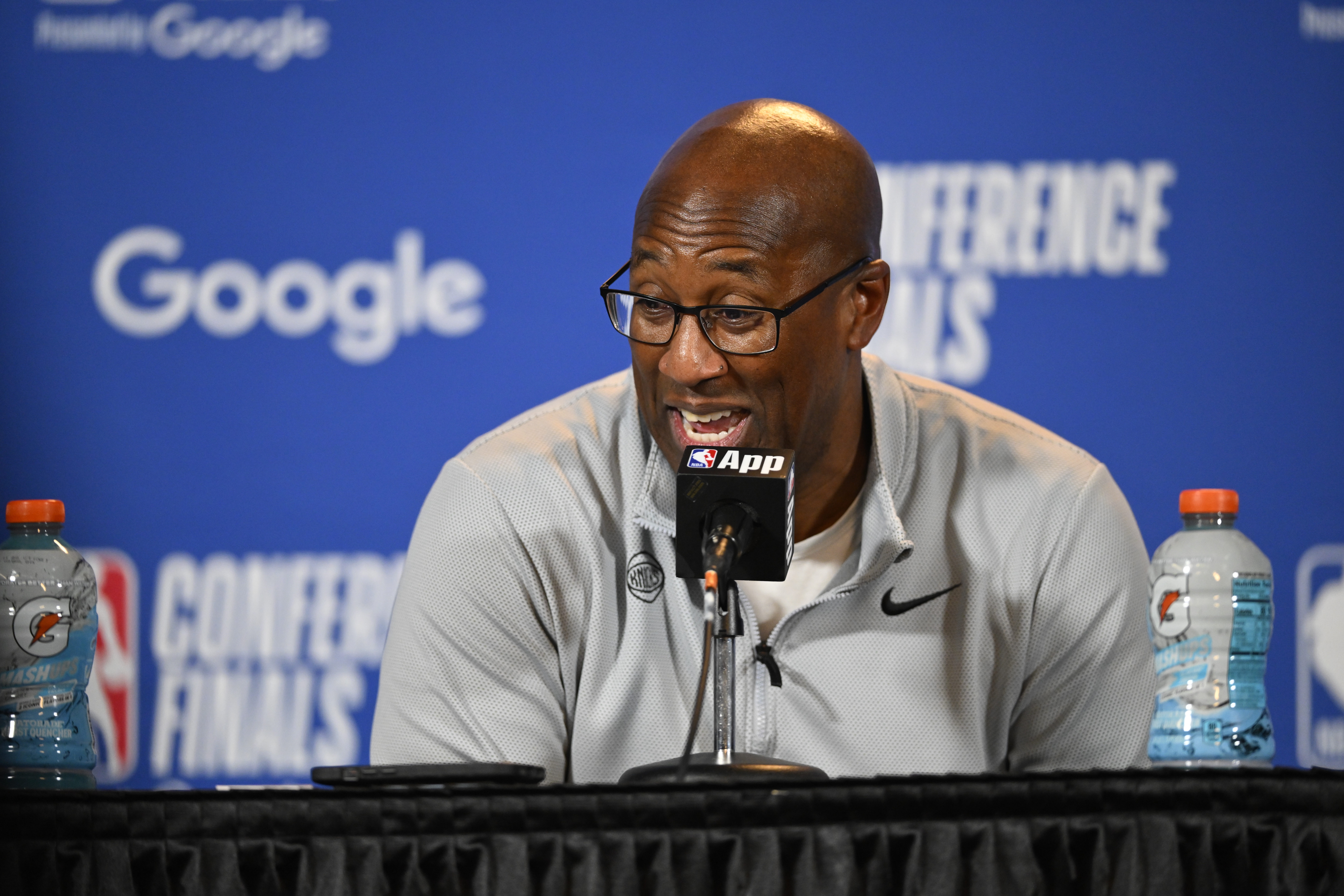 nba总决赛马刺vs尼克斯第一视角_nba总决赛马刺对阵尼克斯第一视角直播_高清无插件观看